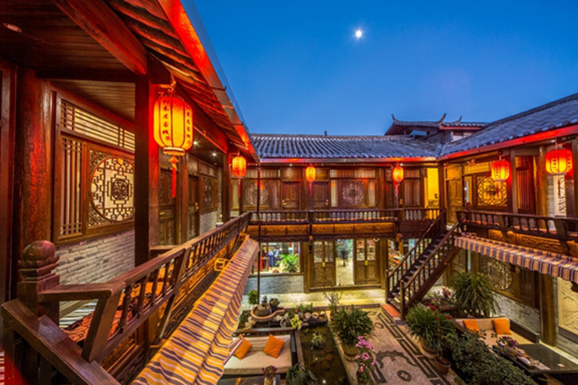 He Mu Ju Inn Zhongyi Branch Li-ťiang Exteriér fotografie